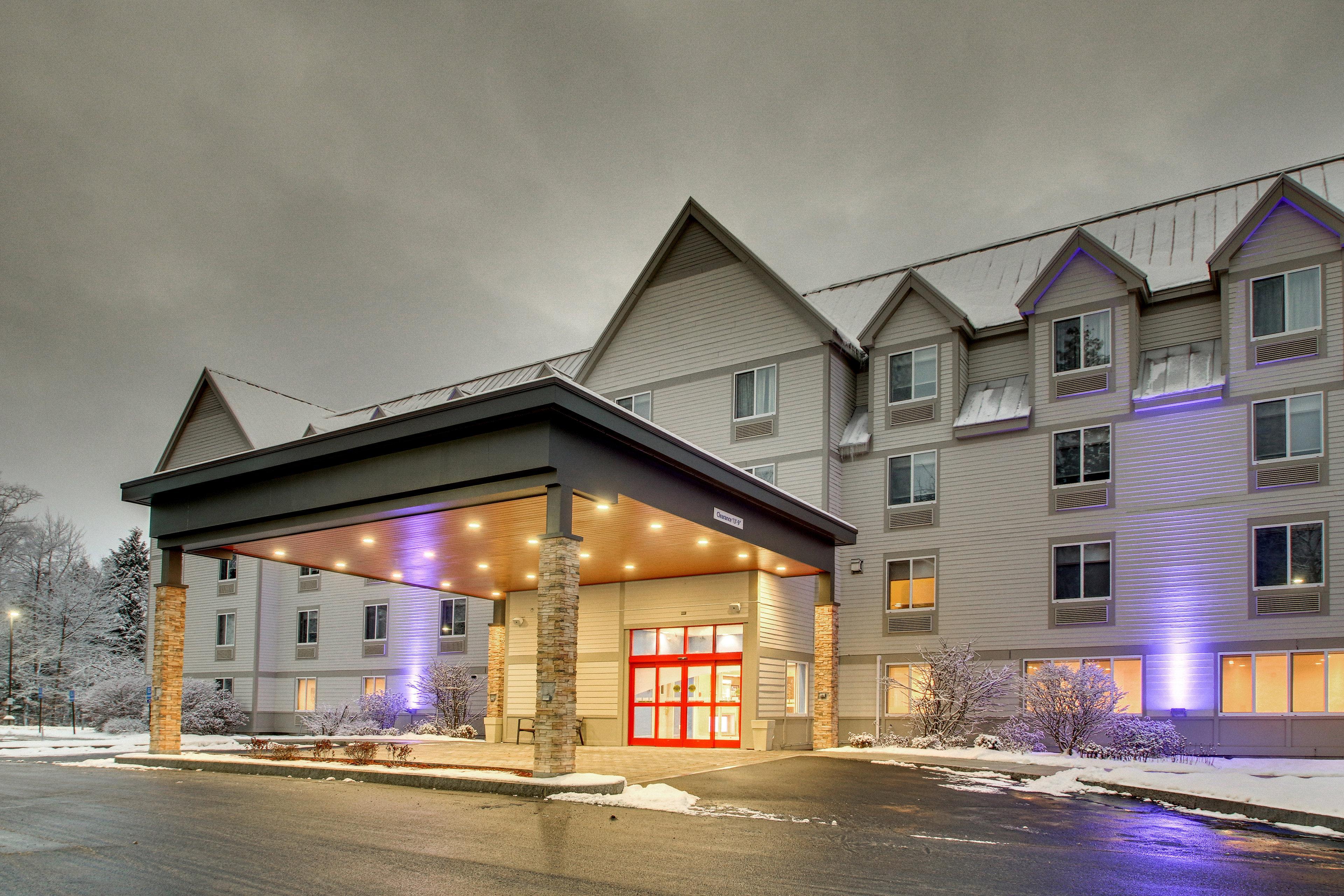 Holiday Inn Express & Suites - Lincoln East - White Mountains By Ihg Eksteriør bilde