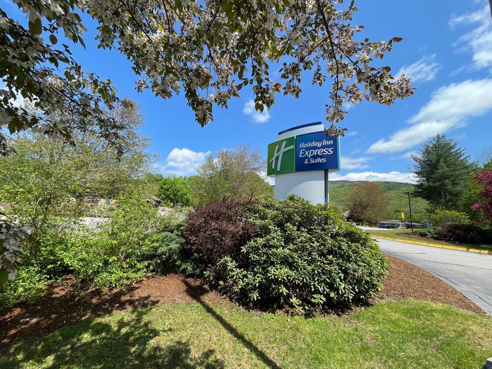 Holiday Inn Express & Suites - Lincoln East - White Mountains By Ihg Eksteriør bilde