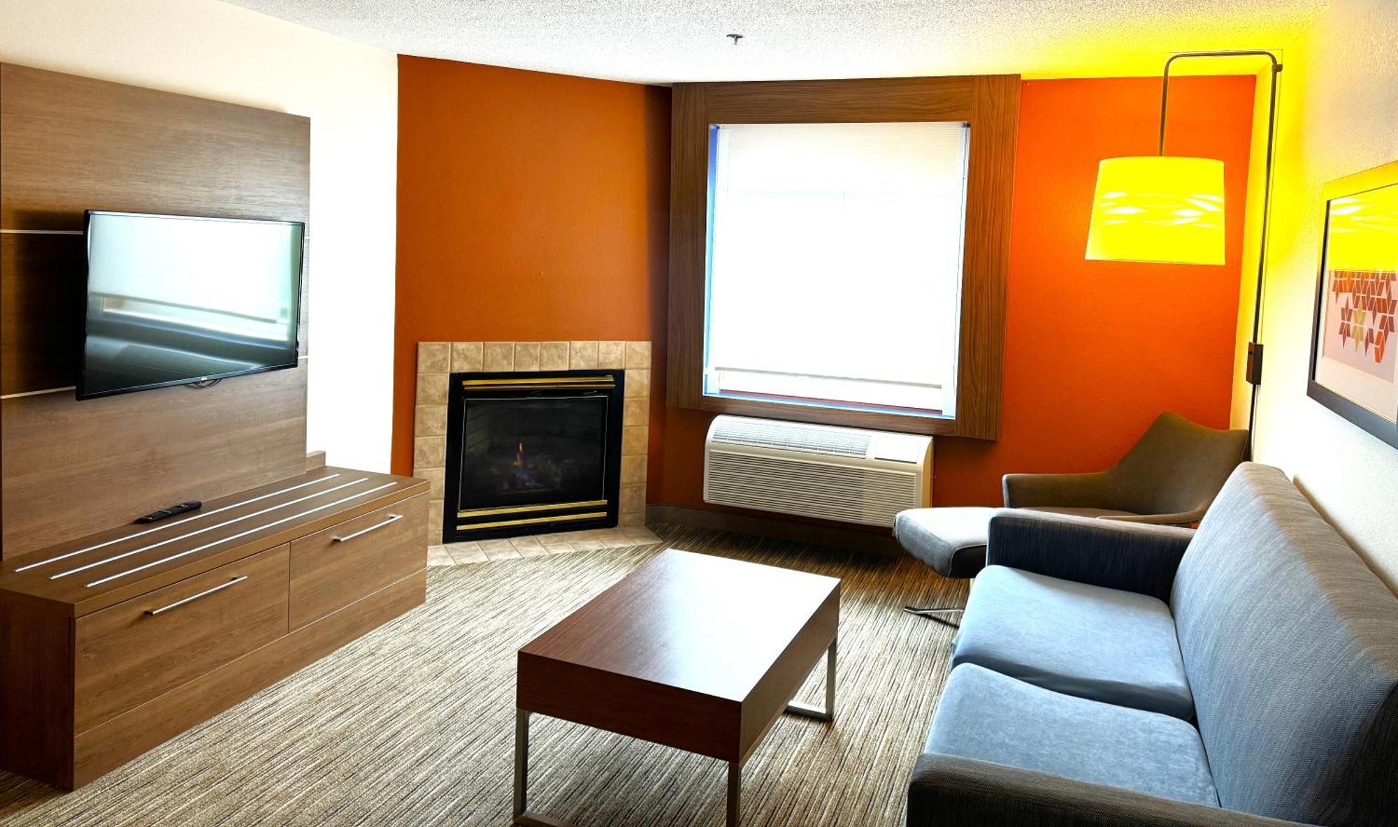 Holiday Inn Express & Suites - Lincoln East - White Mountains By Ihg Eksteriør bilde
